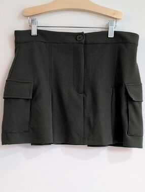 Olive Green Cargo Pocket Mini Skort Size M